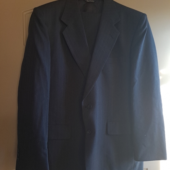 Two-piece suit. Heisman collection.Dry clean only - Picture 2 of 11